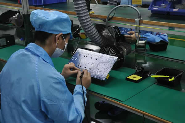 航天狗子28
的工人在生产中